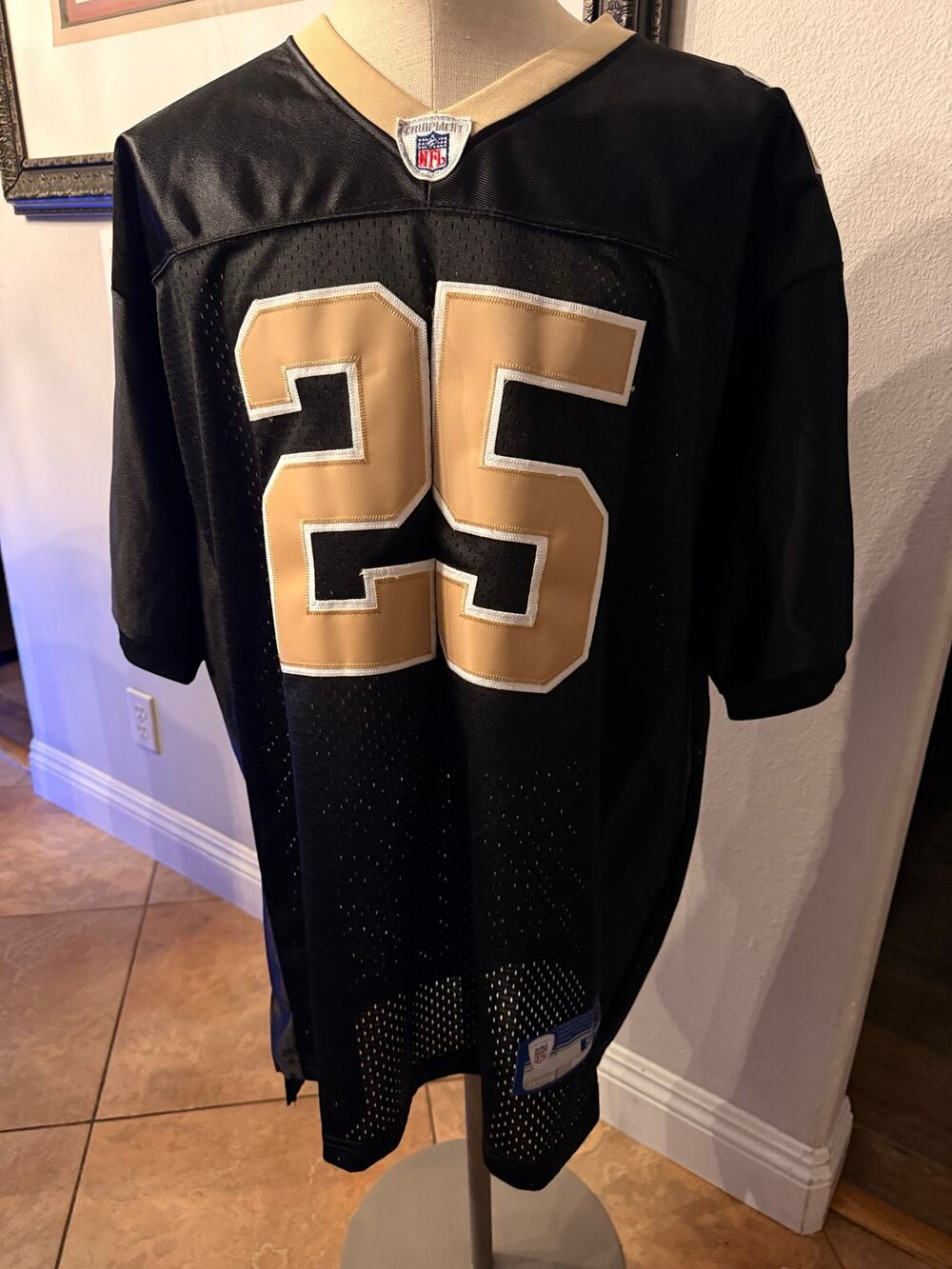 NFL Reggie Bush #25 Saints Jersey Players Inc 54 Vintage
